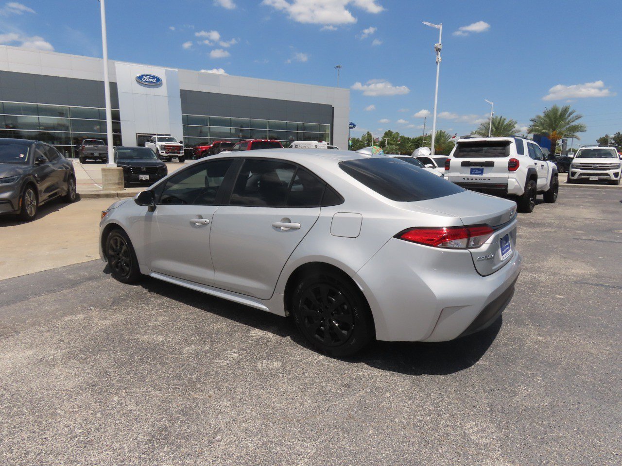 Used 2024 Toyota Corolla LE FWD image 13