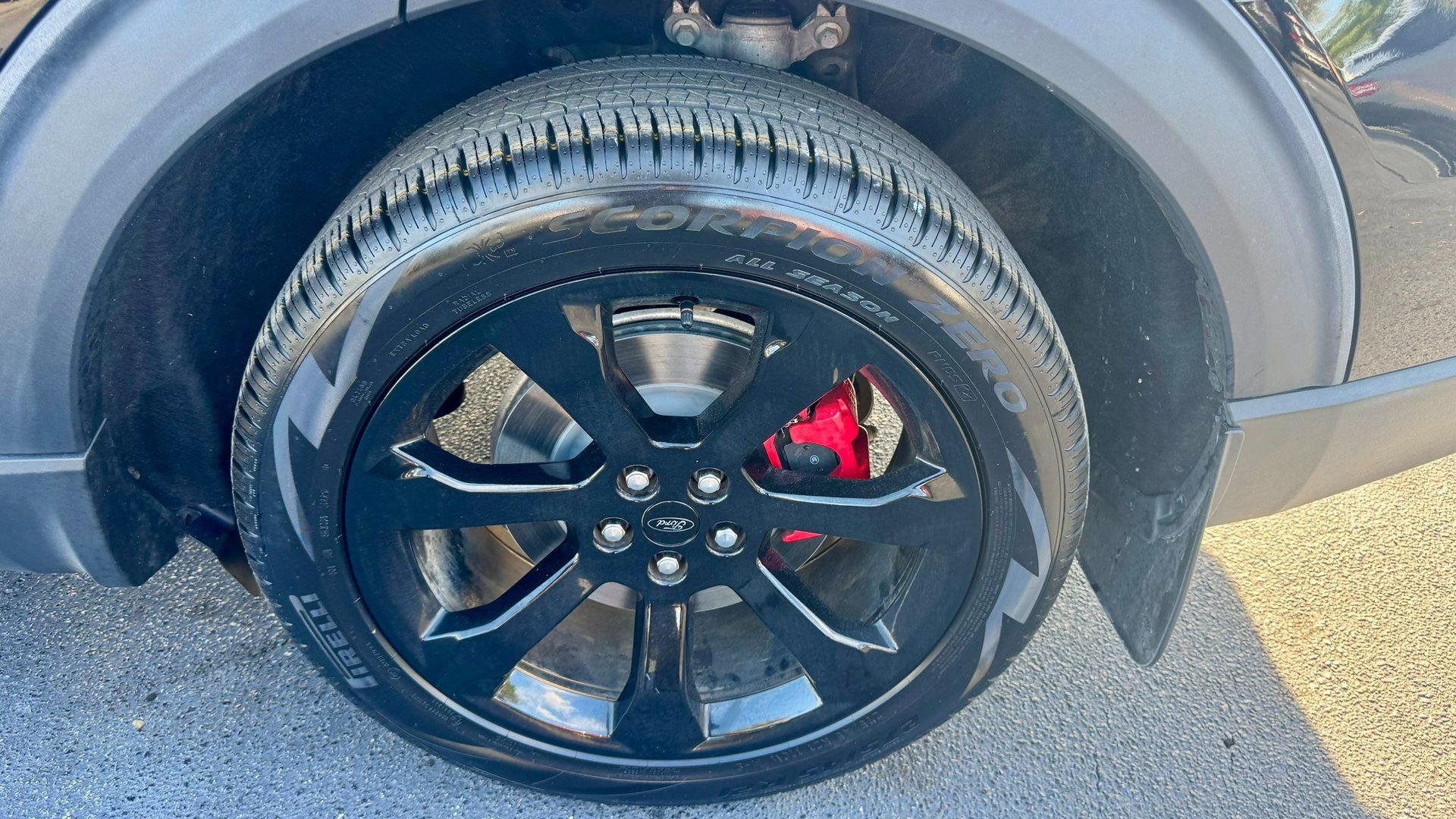 Certified 2023 Ford Explorer ST w/ Technology Package image 18