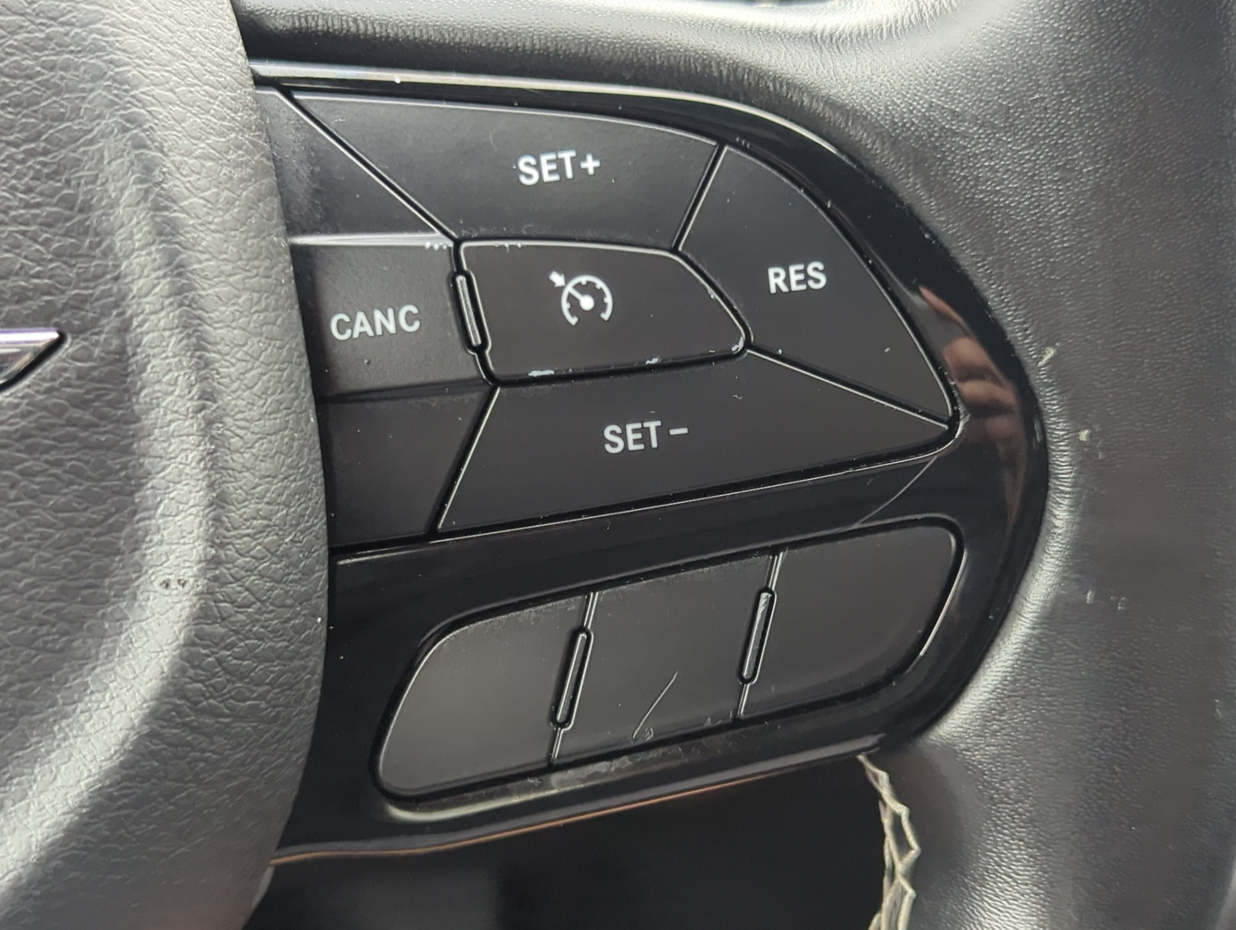 Used 2019 Chrysler Pacifica Touring Plus w/ S Appearance Package FWD image 22