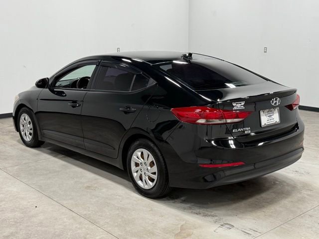 Used 2017 Hyundai Elantra SE image 9