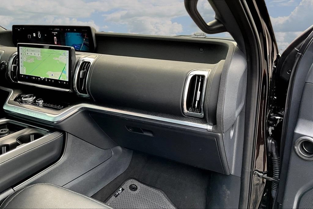 Certified 2025 Ford Expedition Max Platinum w/ Stealth Performance Package AWD/4WD image 29
