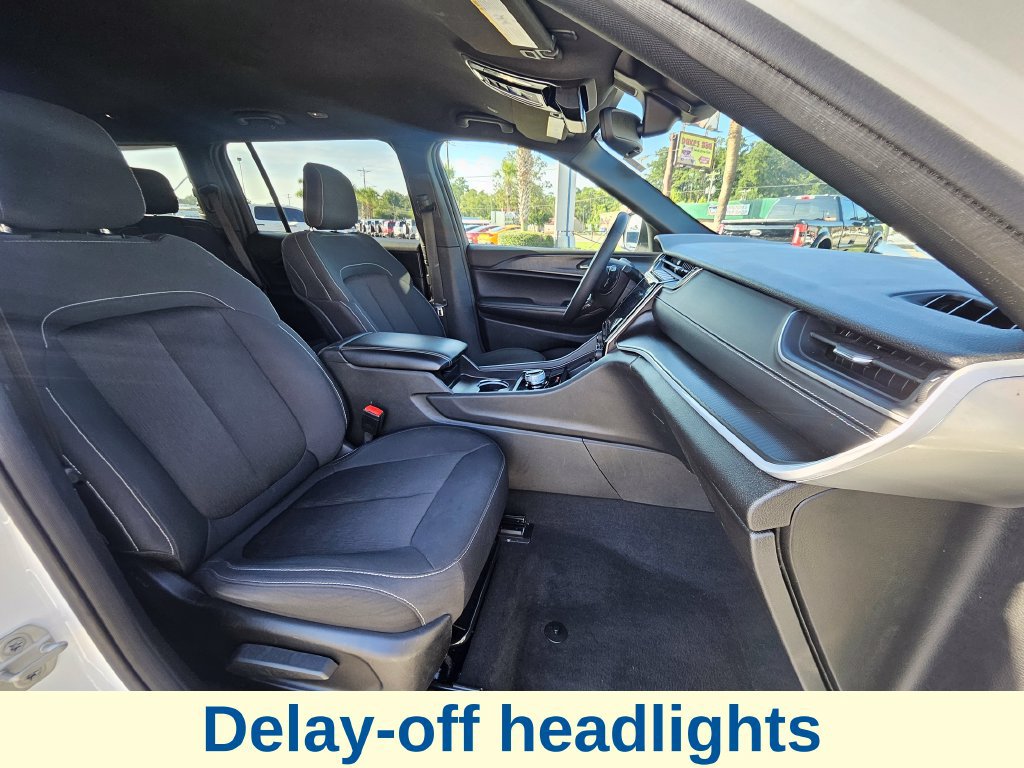 Used 2024 Jeep Grand Cherokee L Laredo RWD image 28