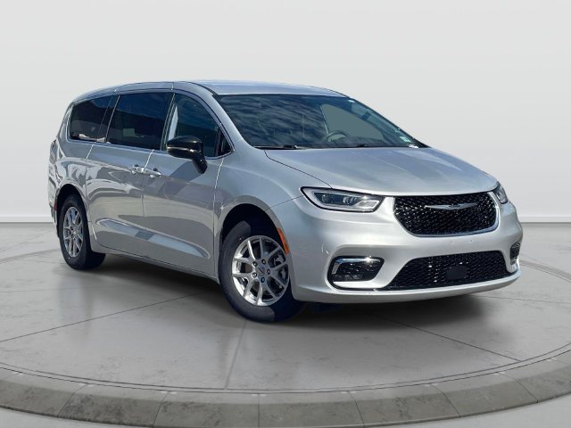 Used 2024 Chrysler Pacifica Touring-L