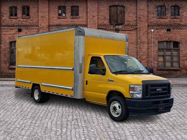 Certified 2022 Ford E-350 and Econoline 350 Super Duty RWD image 3