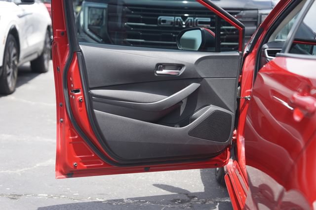 Used 2021 Toyota Corolla LE FWD image 30
