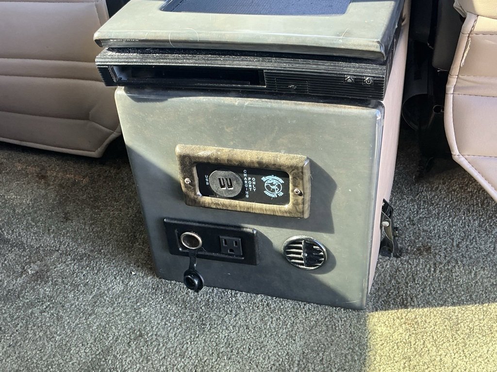 Certified 2017 Ford Transit 150 XLT image 35