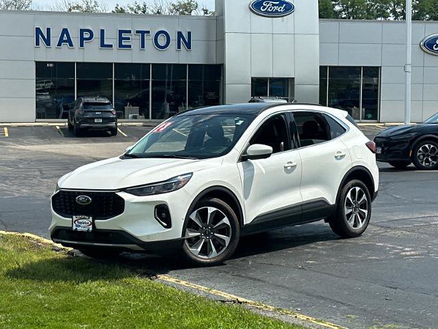 Certified 2023 Ford Escape Platinum w/ Premium Technology Package AWD/4WD image 2