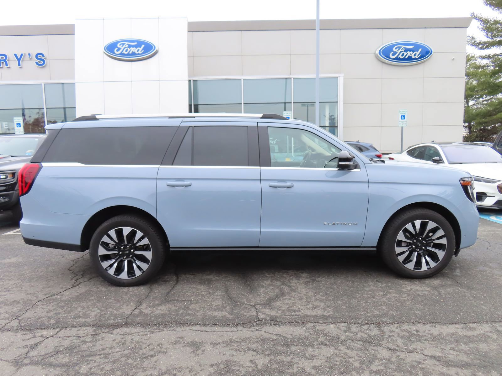 Certified 2025 Ford Expedition Max Platinum w/ Driver's Package image 7