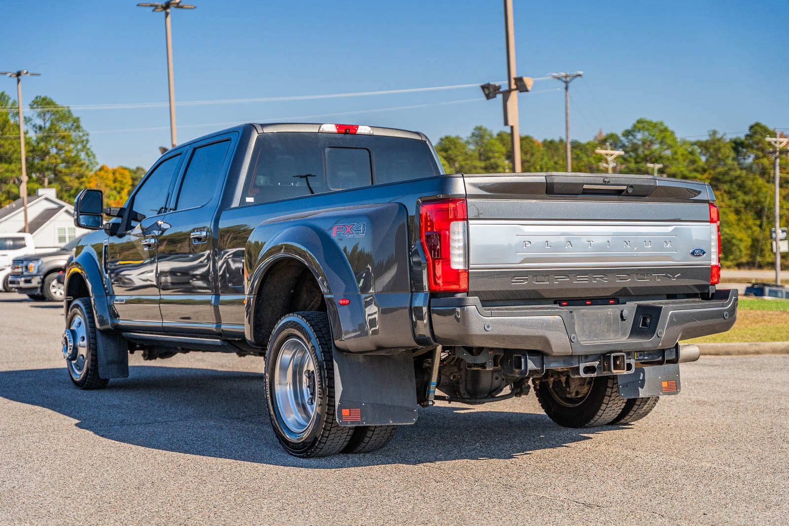 Certified 2019 Ford F450 Platinum w/ Platinum Ultimate Package image 3