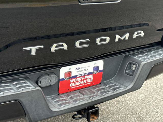 Used 2020 Toyota Tacoma SR w/ SR Convenience Package RWD image 11