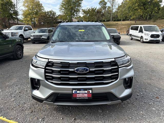 Certified 2025 Ford Explorer Active w/ Active Comfort Package RWD image 2