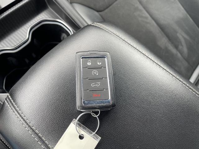 Used 2024 Jeep Grand Cherokee Laredo AWD/4WD image 38