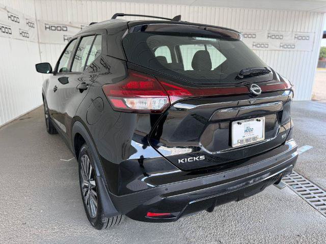 Used 2024 Nissan Kicks SV w/ Interior Electronics Package FWD image 2