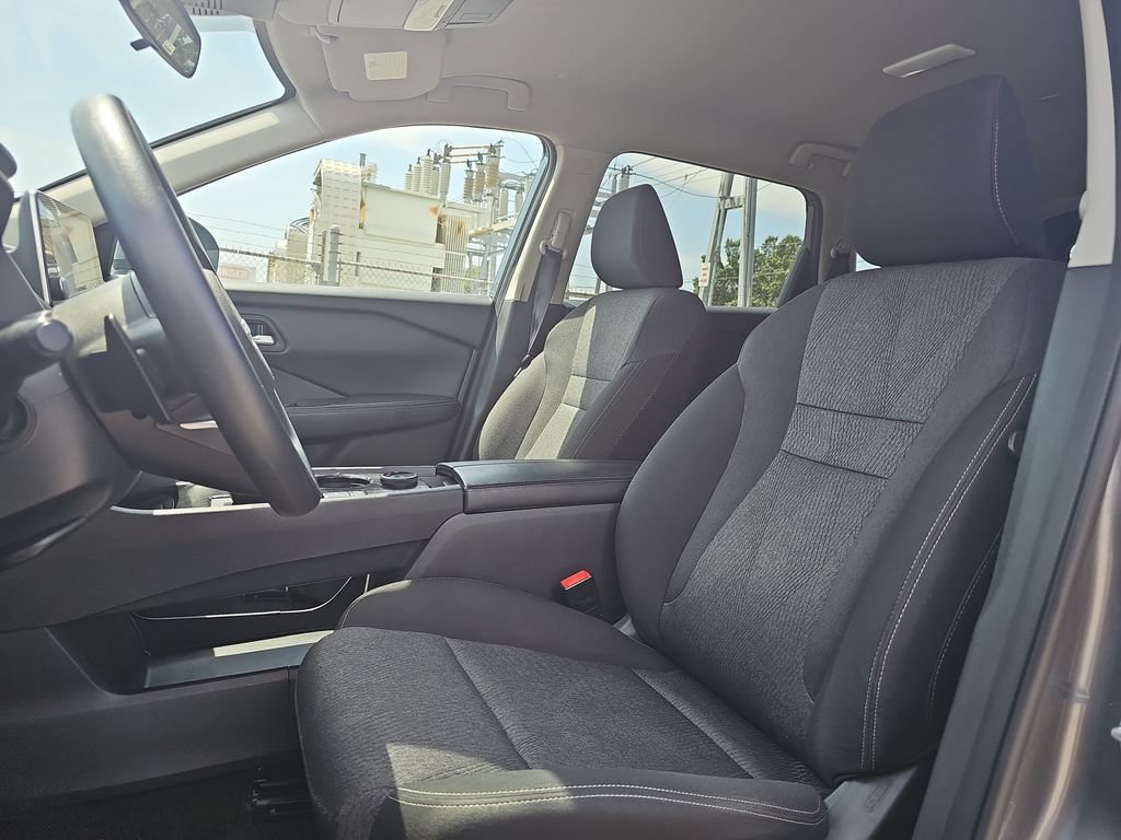 Used 2024 Nissan Rogue SV AWD/4WD image 15