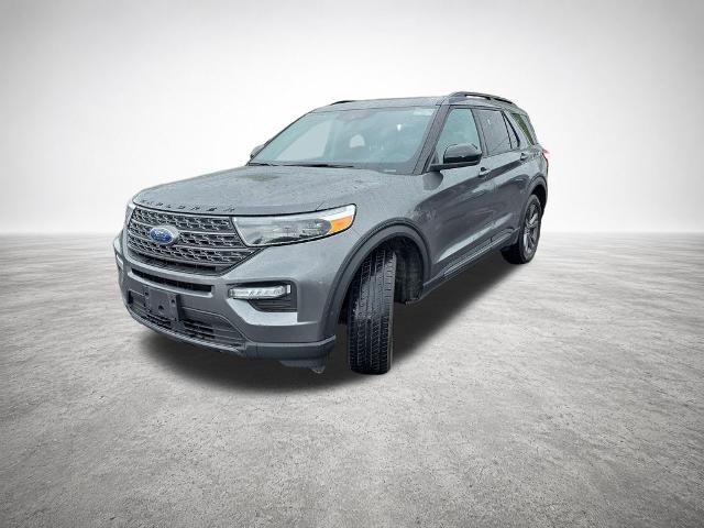 Certified 2023 Ford Explorer XLT w/ Equipment Group 202A AWD/4WD image 4