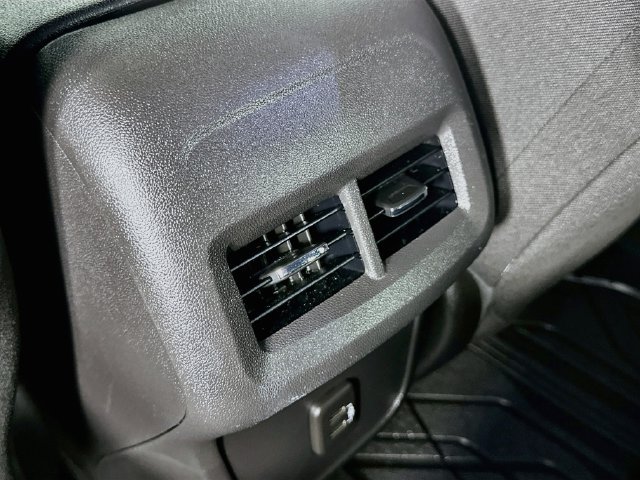 Used 2024 Chevrolet Equinox LT w/ LPO, Floor Liner Package FWD image 33