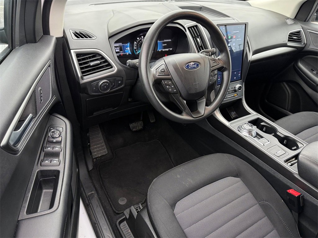 Certified 2022 Ford Edge SE w/ Black Appearance Package image 14