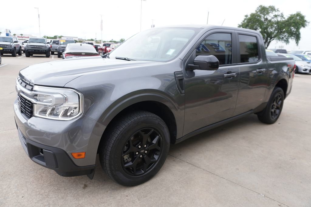 Certified 2024 Ford Maverick Lariat w/ FX4 Off-Road Package AWD/4WD image 3