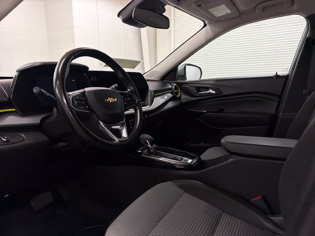 Used 2024 Chevrolet Trax LT w/ Driver Confidence Package FWD image 6