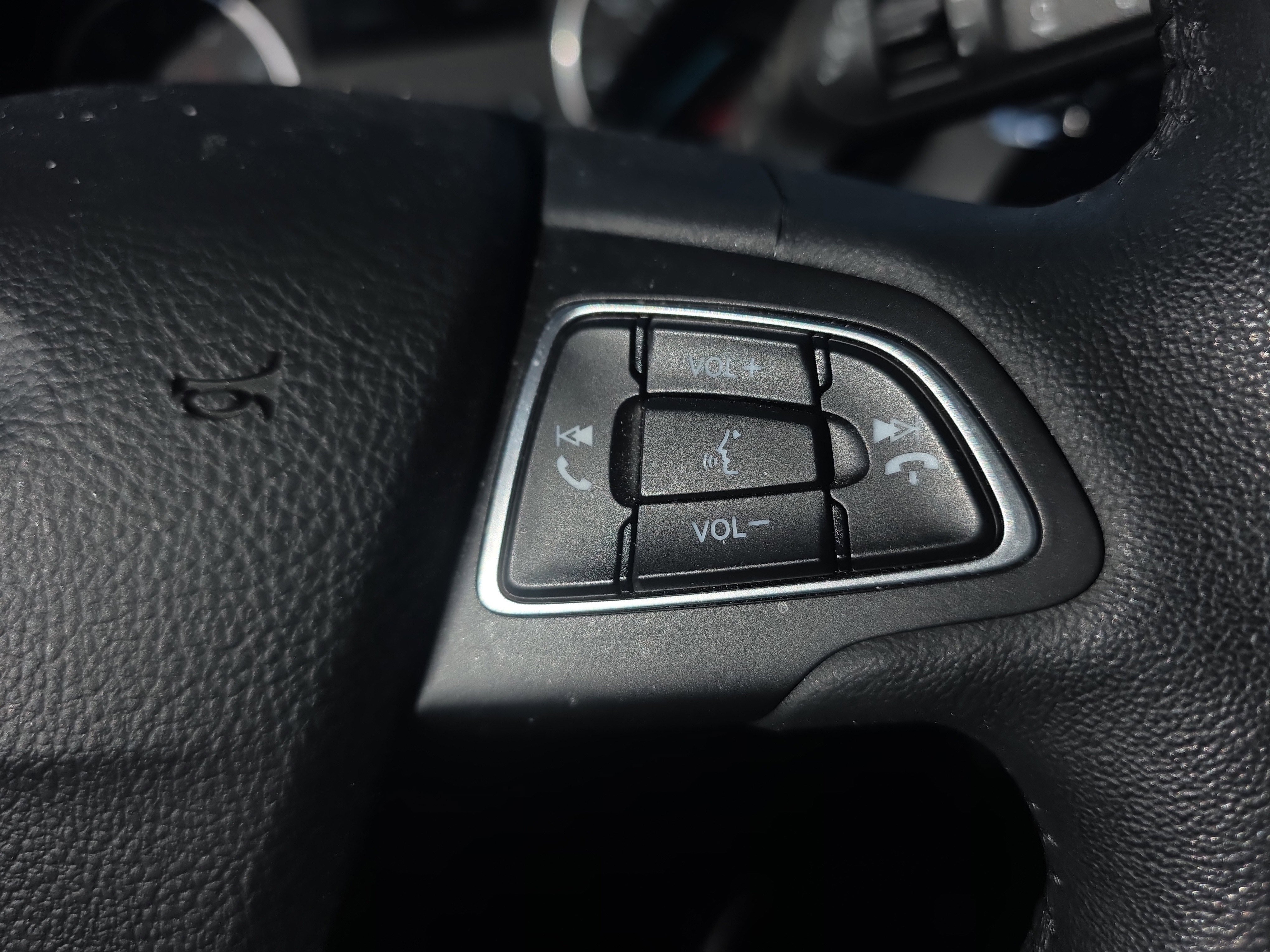 Certified 2019 Ford EcoSport SE image 34