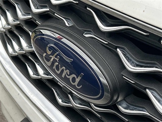 Certified 2021 Ford Edge Titanium w/ Equipment Group 301A image 9