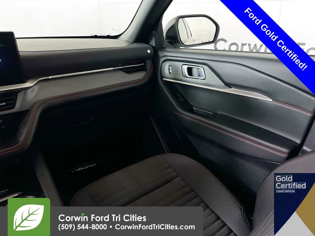 Certified 2025 Ford Explorer ST-Line w/ ST-Line Street Pack image 29