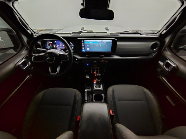 Used 2024 Jeep Wrangler Unlimited Sahara AWD/4WD image 2