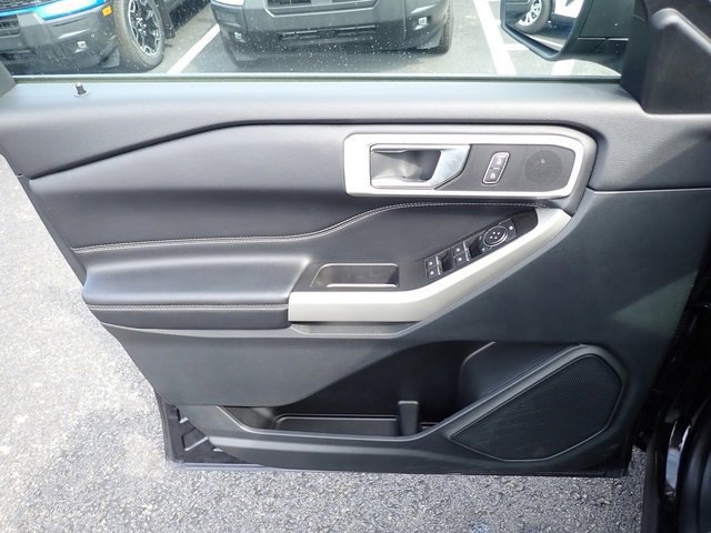 Certified 2022 Ford Explorer XLT w/ Equipment Group 202A image 22