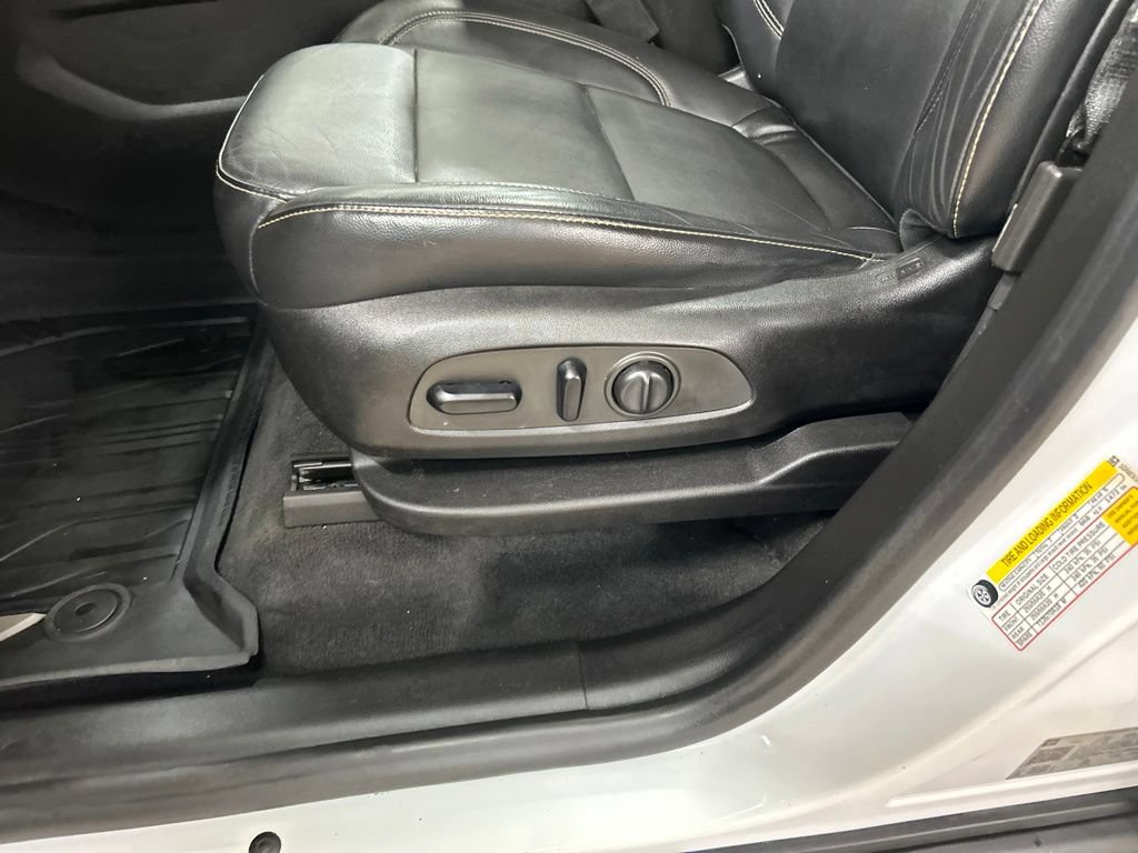 Used 2019 Chevrolet Traverse RS w/ LPO, Floor Liner Package AWD/4WD image 12
