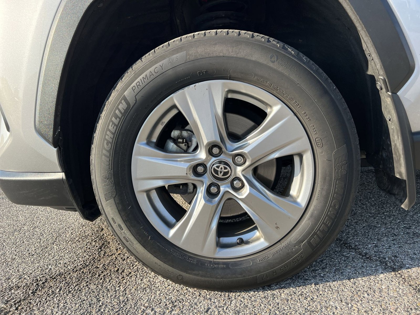 Used 2024 Toyota RAV4 XLE w/ Convenience Package AWD/4WD image 20