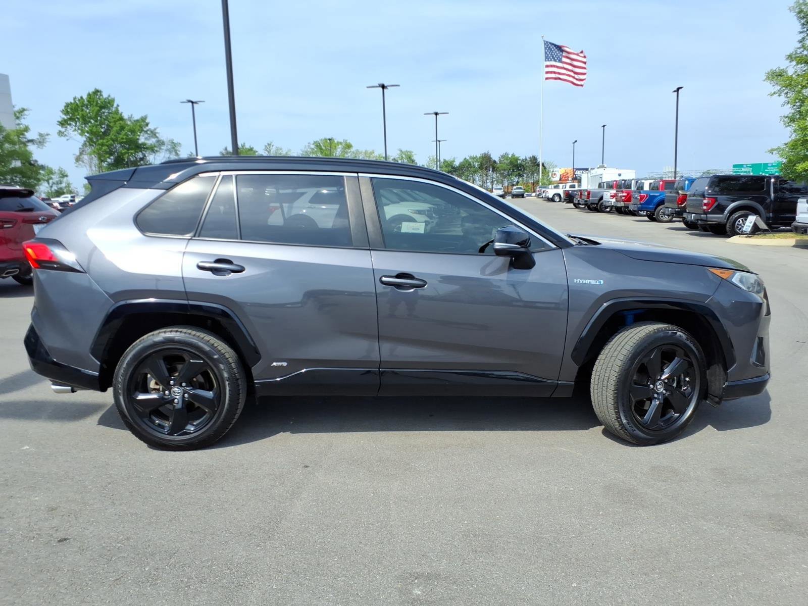 Used 2019 Toyota RAV4 XSE w/ XSE Weather Package AWD/4WD image 6