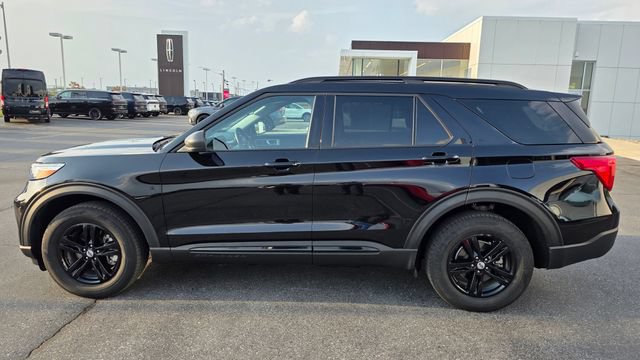 Certified 2024 Ford Explorer XLT w/ Equipment Group 202A AWD/4WD image 4