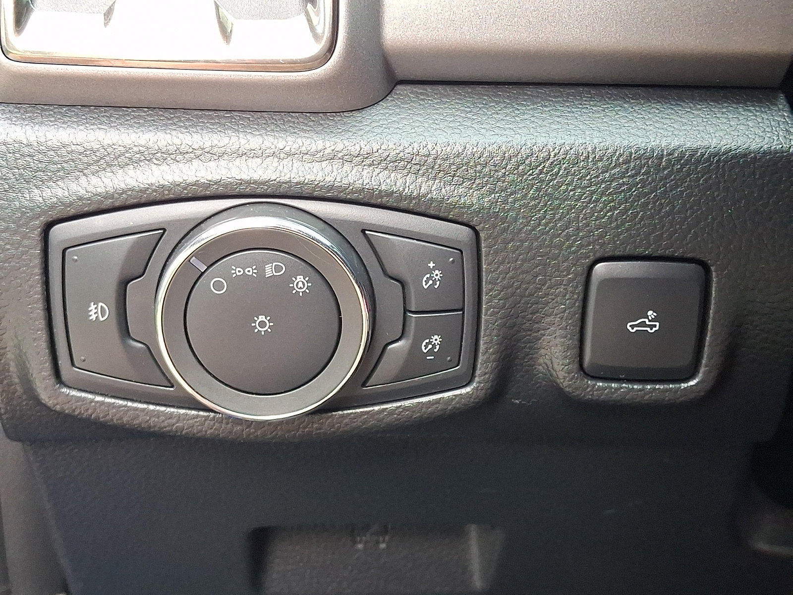Certified 2019 Ford Ranger XLT w/ Equipment Group 302A Luxury AWD/4WD image 24