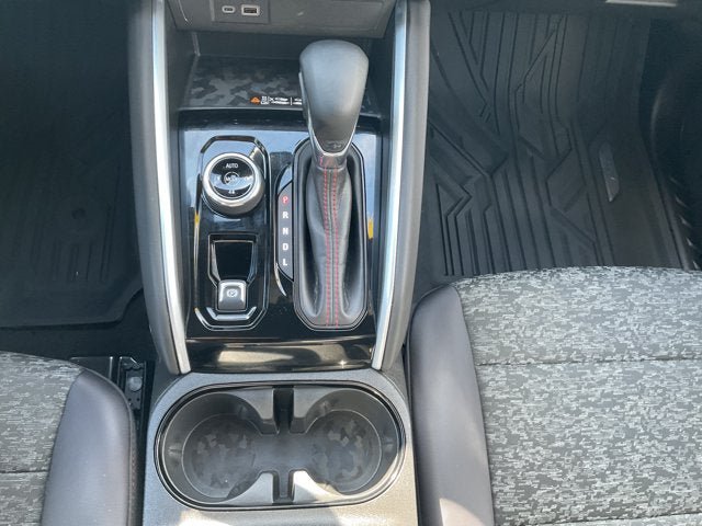 Used 2025 Chevrolet Colorado Z71 AWD/4WD image 21