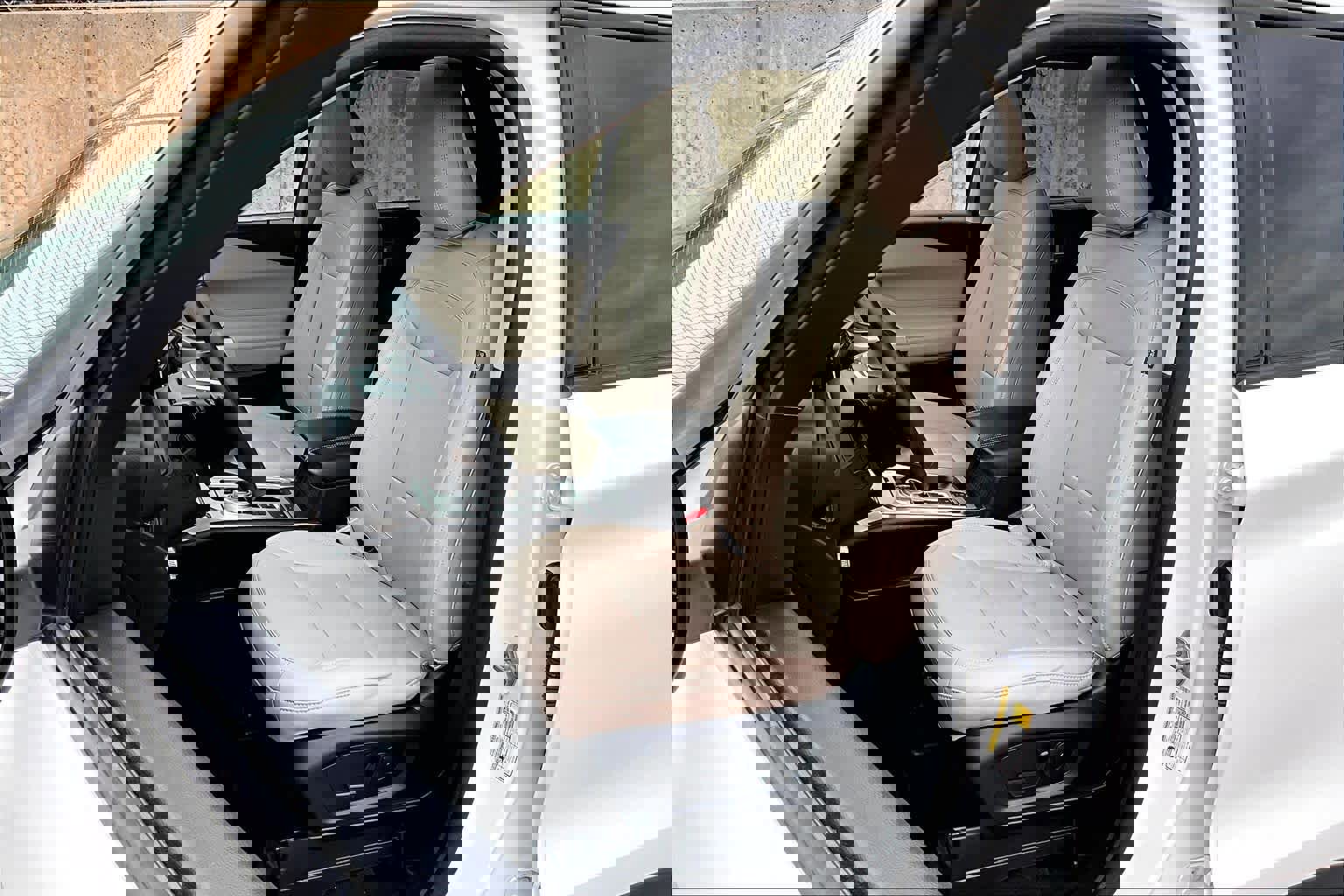 Certified 2023 Ford Explorer Limited w/ Limited Technology Package image 11