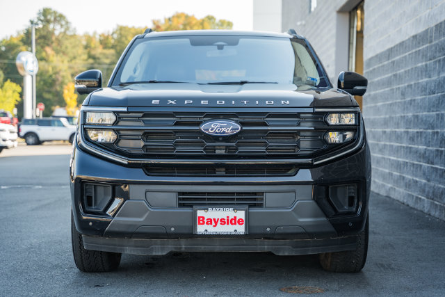 Certified 2025 Ford Expedition Max Active AWD/4WD image 3