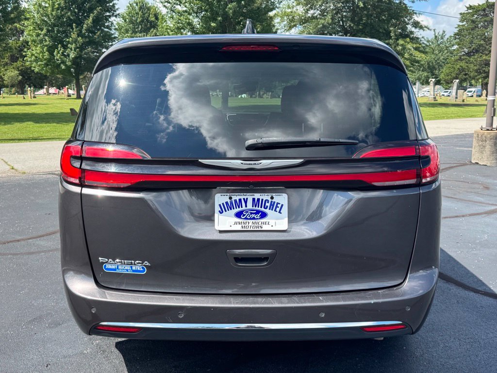 Used 2023 Chrysler Pacifica Touring-L FWD image 25