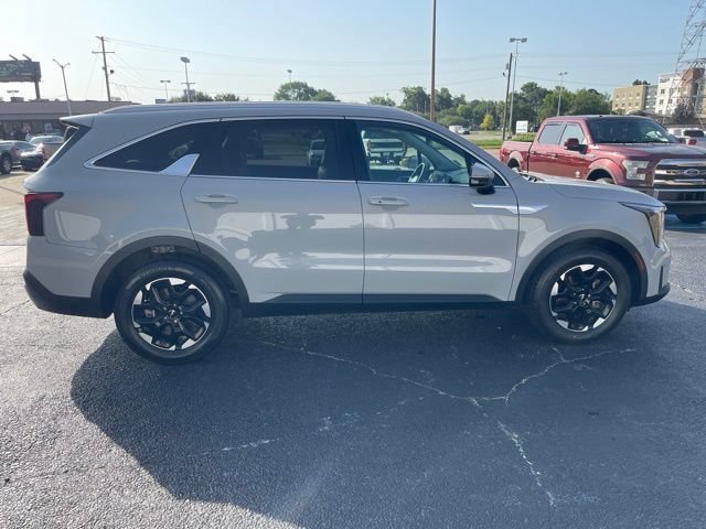 Used 2025 Kia Sorento S w/ Panoramic Sunroof Package FWD image 8