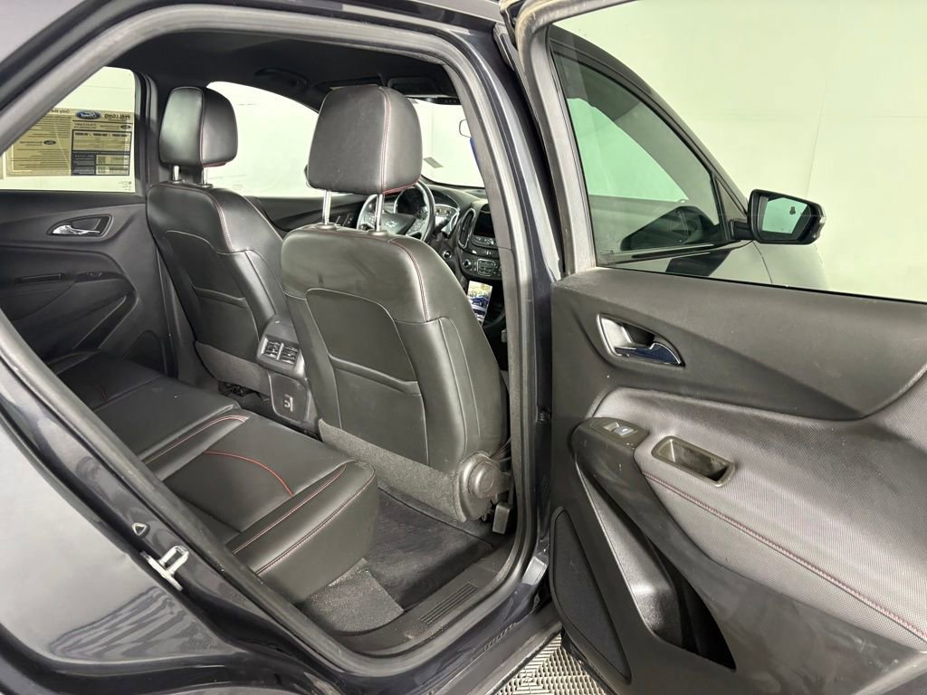Used 2022 Chevrolet Equinox RS w/ RS Leather Package image 31
