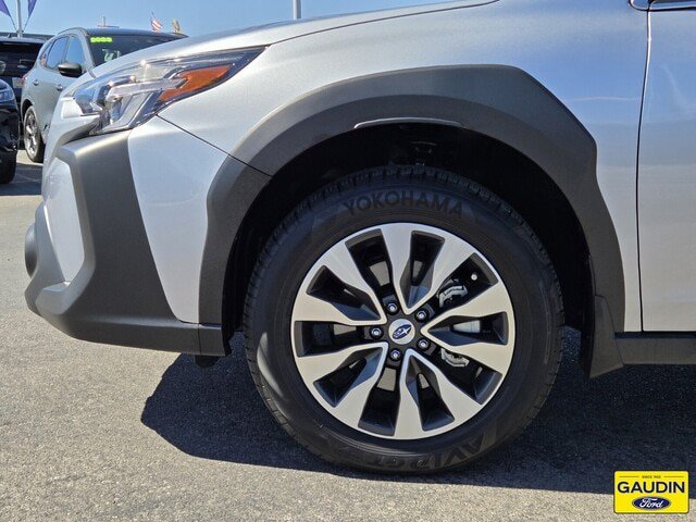 Used 2025 Subaru Outback Limited AWD/4WD image 10