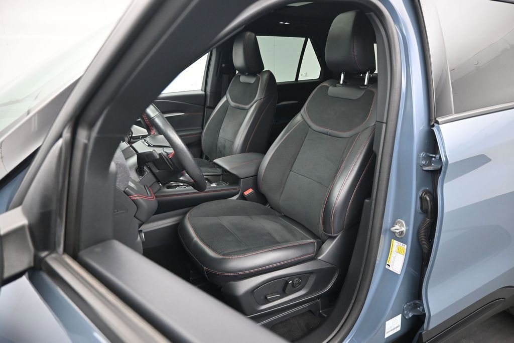 Certified 2025 Ford Explorer ST w/ Sun And Sound Package AWD/4WD image 9