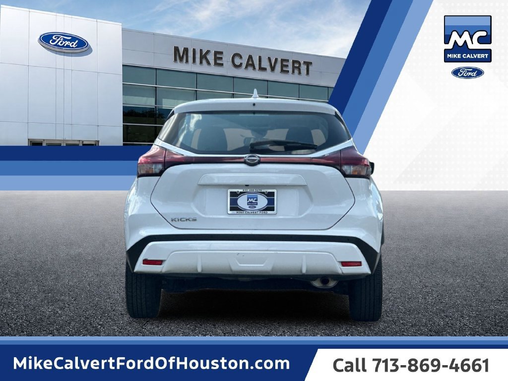 Used 2024 Nissan Kicks S FWD image 4