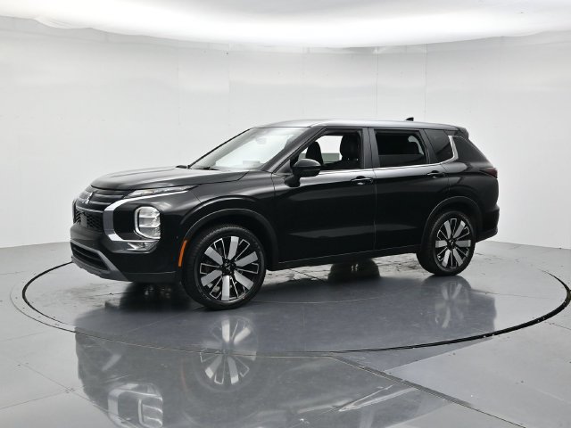 Used 2025 Mitsubishi Outlander SE FWD image 5