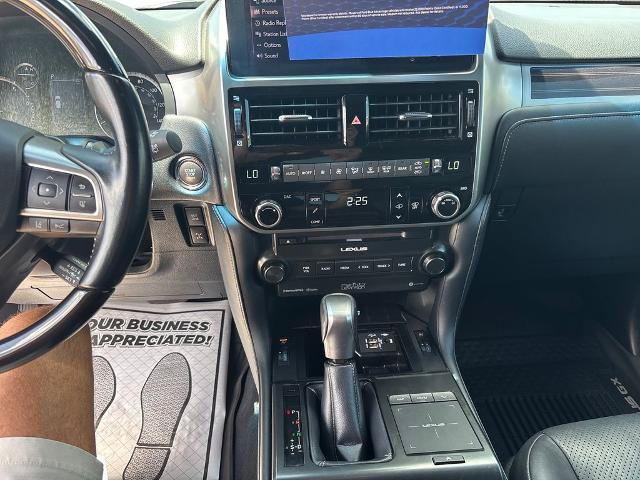 Used 2022 Lexus GX 460 Luxury w/ Sport Design Package AWD/4WD image 18
