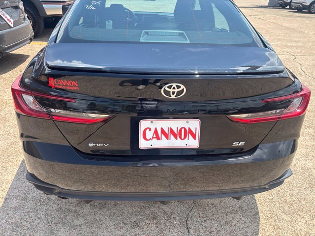 Used 2025 Toyota Camry SE FWD image 9