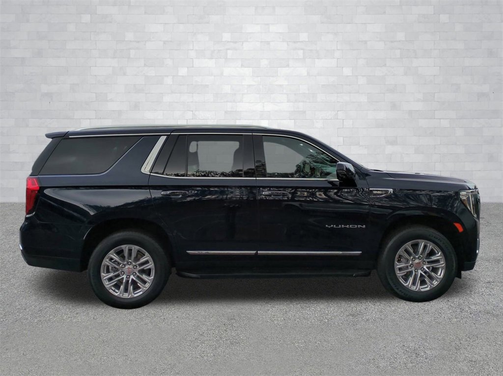 Used 2024 GMC Yukon SLT w/ SLT Luxury Package image 6