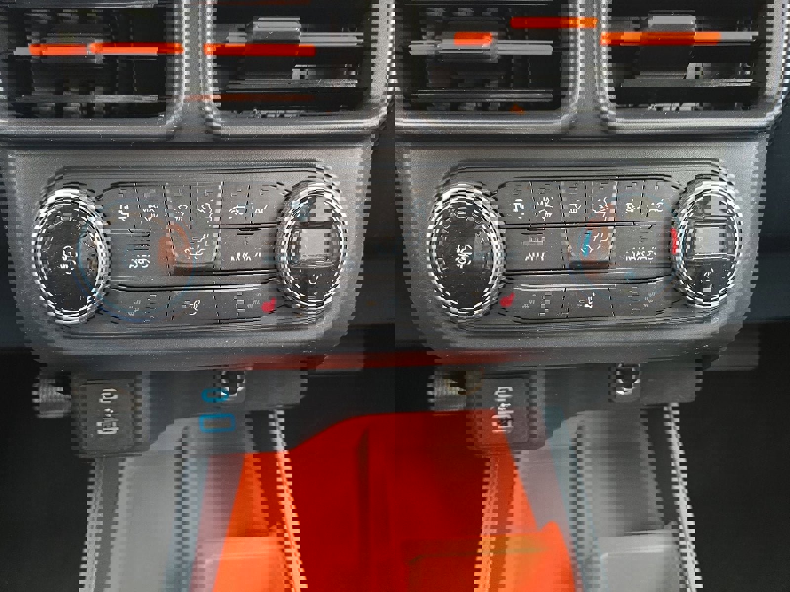 Certified 2022 Ford Maverick XLT w/ XLT Luxury Package image 20