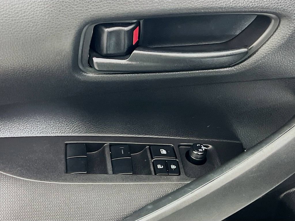 Used 2022 Toyota Corolla LE image 19