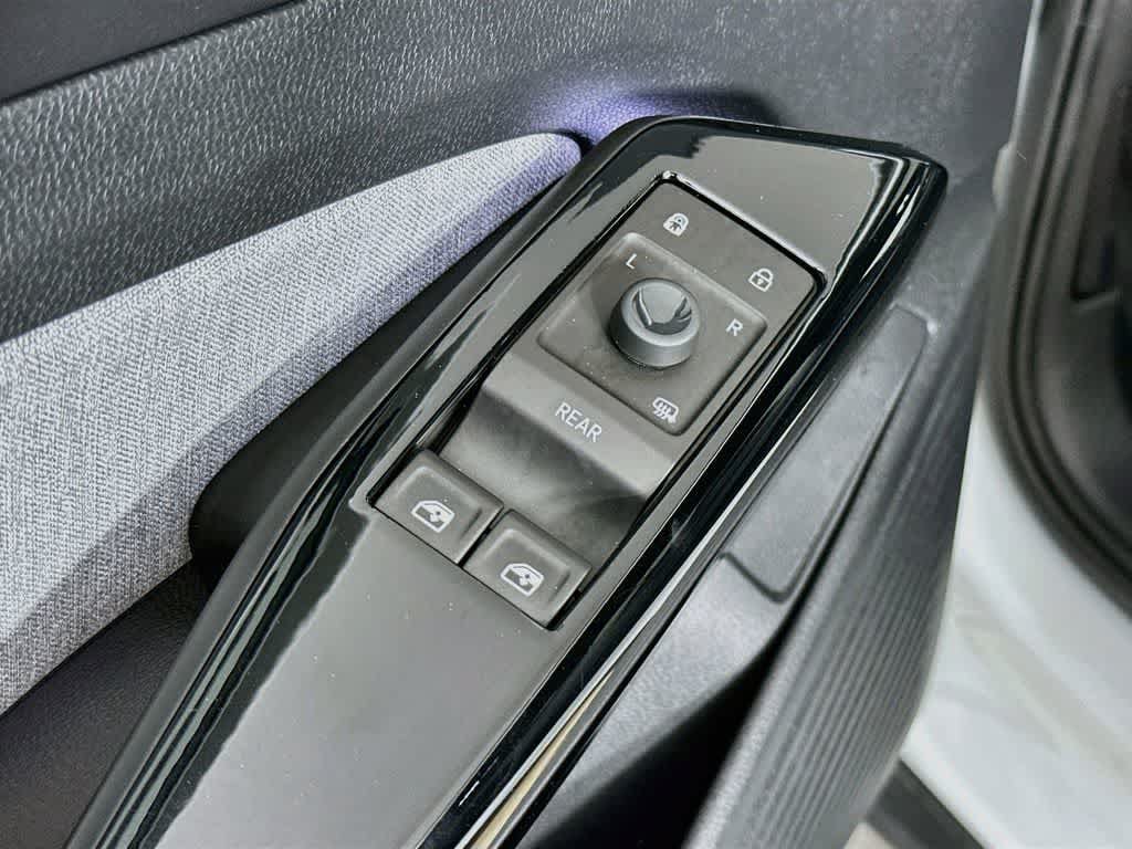 Used 2023 Volkswagen ID.4 Pro AWD/4WD image 28