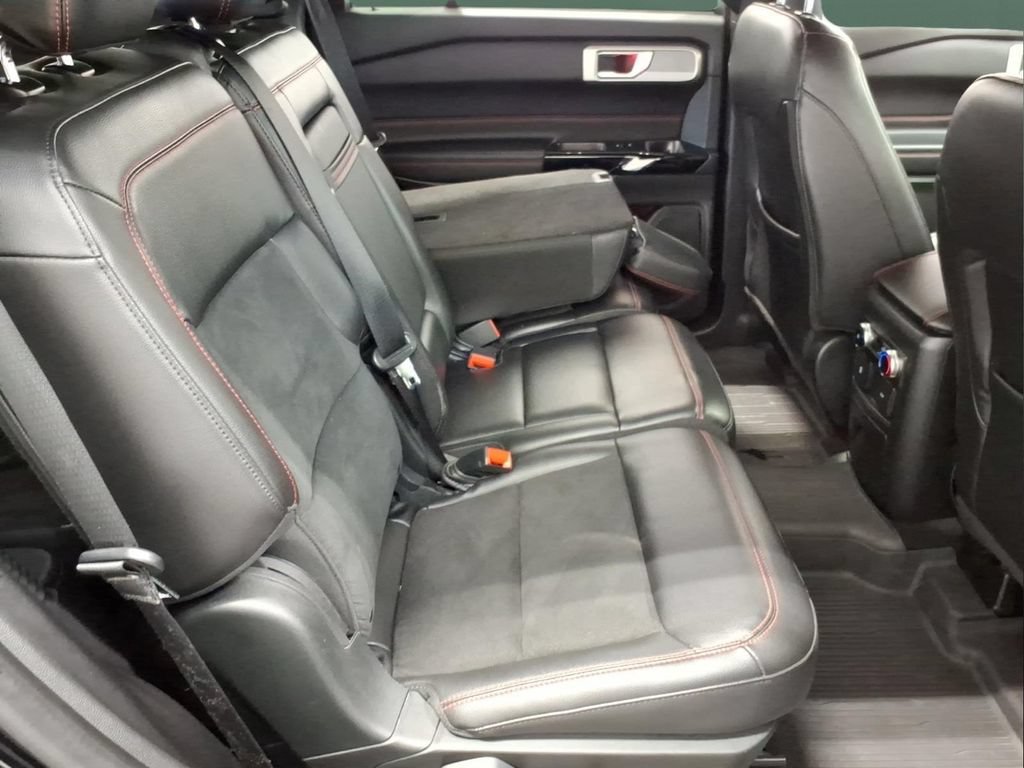 Certified 2023 Ford Explorer ST-Line AWD/4WD image 12